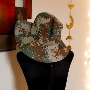 CAMO HAT